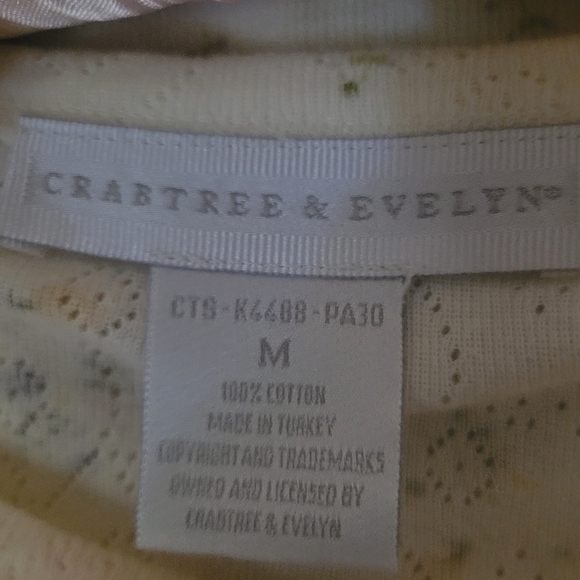 Crabtree & Evelyn Robe And Gown Set - Picture 6 of 11